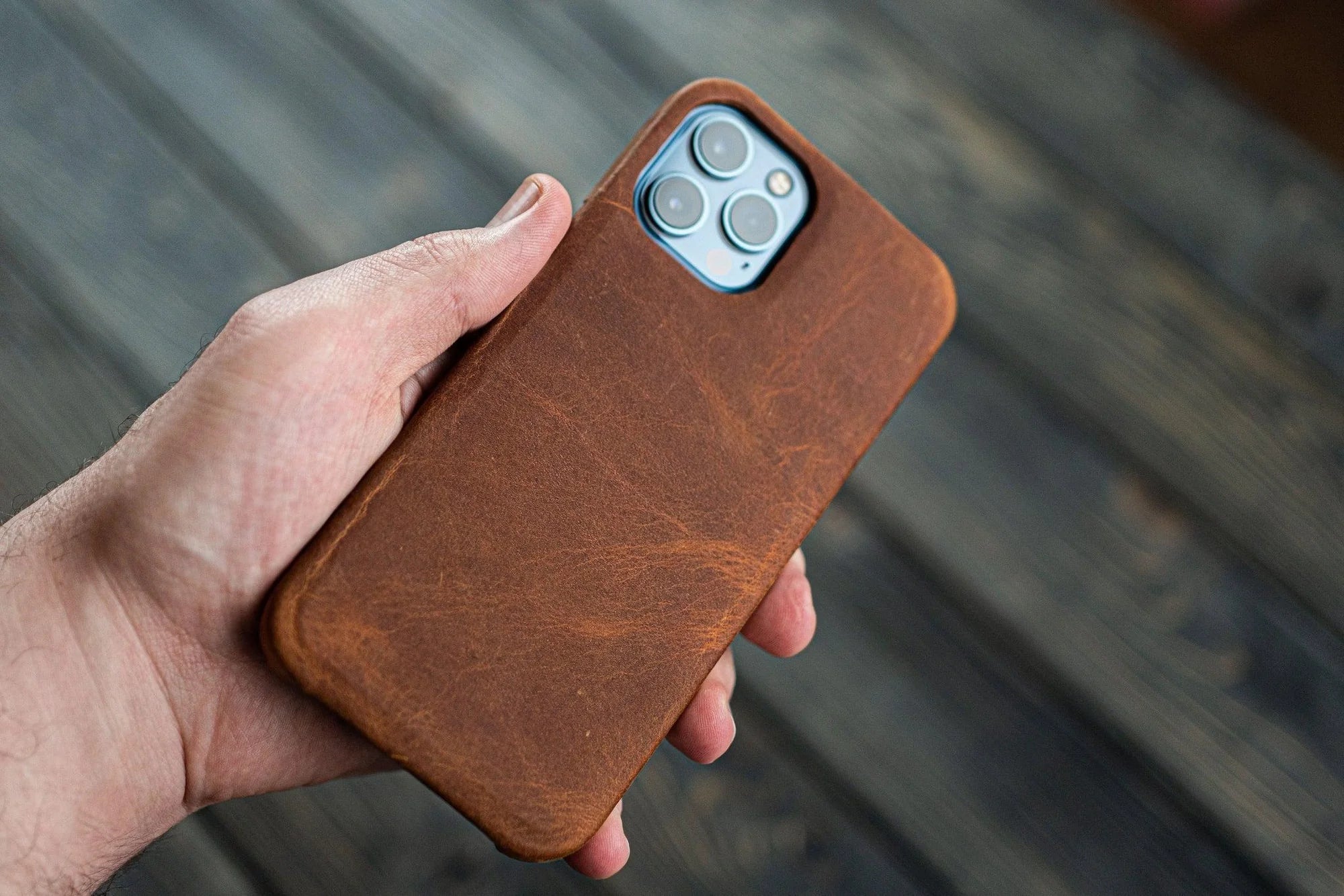 Handmade Leather Elegance: Custom iPhone and Smartphone Cases