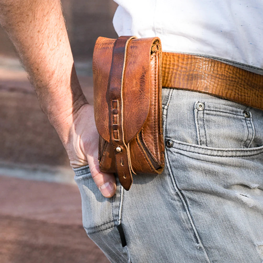 From Basic to Bold: The Evolution of Handmade Leather Phone Holsters