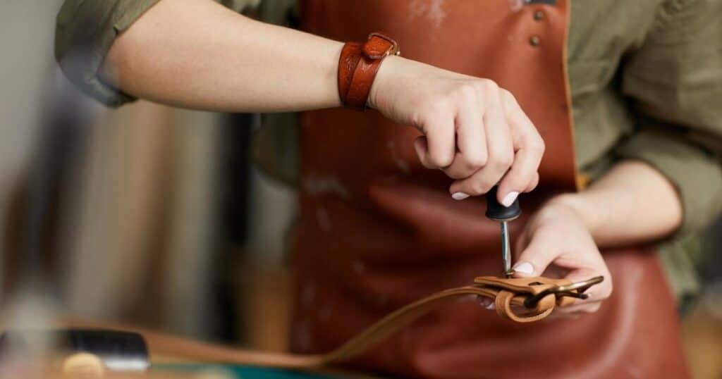 DIY Guide to Crafting Your Own Leather Belt: A Step-by-Step Tutorial