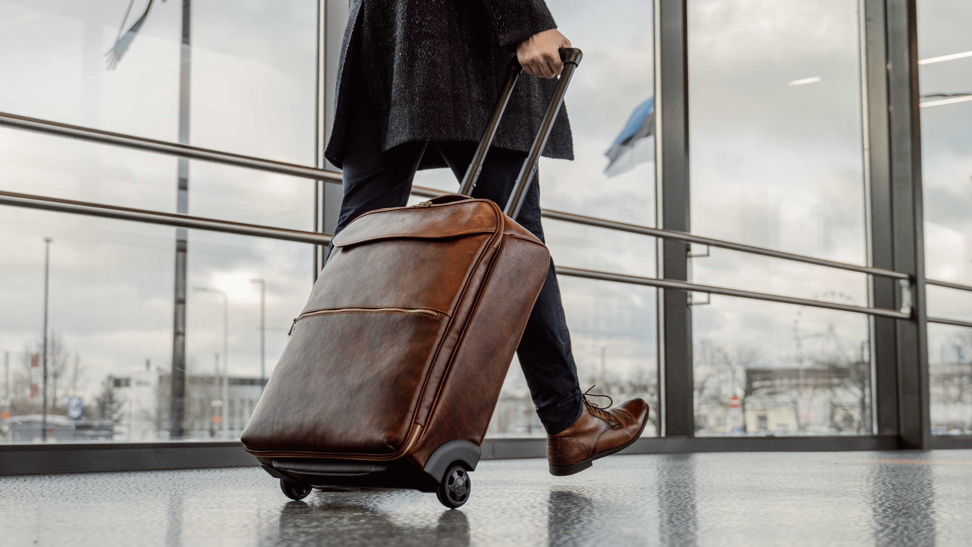 A Guide to Selecting the Best Suitcase for Leather Luggage